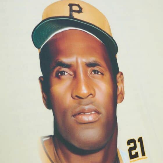 Men's Mitchell & Ness Roberto Clemente Cream Pittsburgh Pirates Legends Collection Portrait Player T-Shirt Size: Small