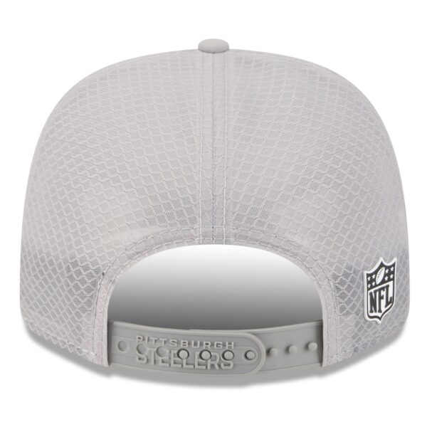 Pittsburgh Steelers New Era 2025 Sideline 9SEVENTY Adjustable Trucker Hat - Gray - Image 5