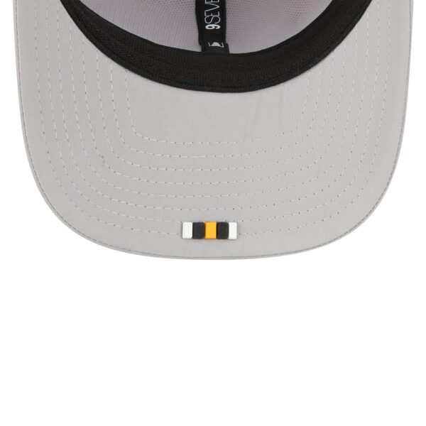 Pittsburgh Steelers New Era 2025 Sideline 9SEVENTY Adjustable Trucker Hat - Gray - Image 6