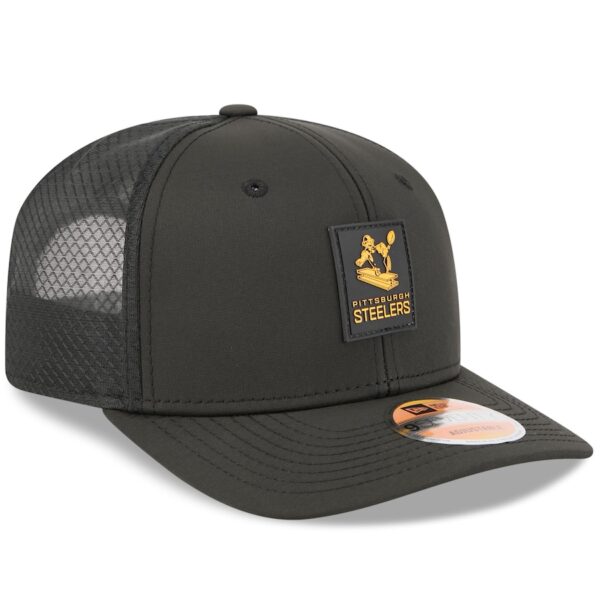 Pittsburgh Steelers New Era 2025 Sideline Throwback 9SEVENTY Trucker Adjustable Hat - Black - Image 4