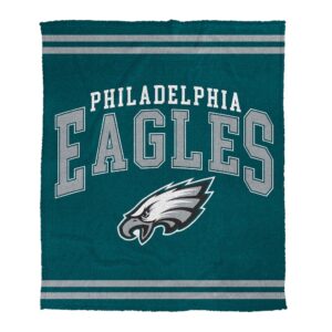 Philadelphia Eagles Pegasus 60" x 70" Cozy Plush Knit Blanket