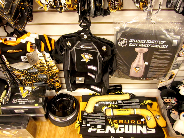 Pittsburgh Penguins Merchandise & Gifts - SportsUnlimited.com